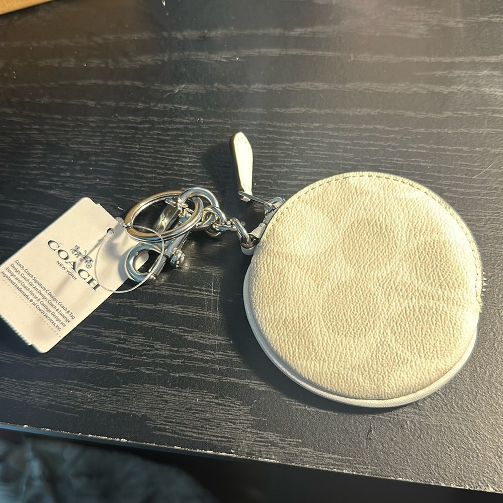 🔥NWT COACH COIN POACH IN WHITE🔥